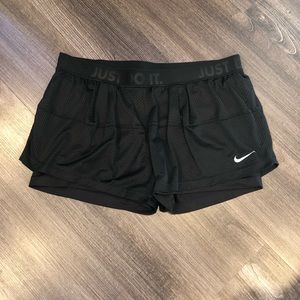 Nike Dri-Fit Black 2-in-1 Shorts Size XL Women’s.